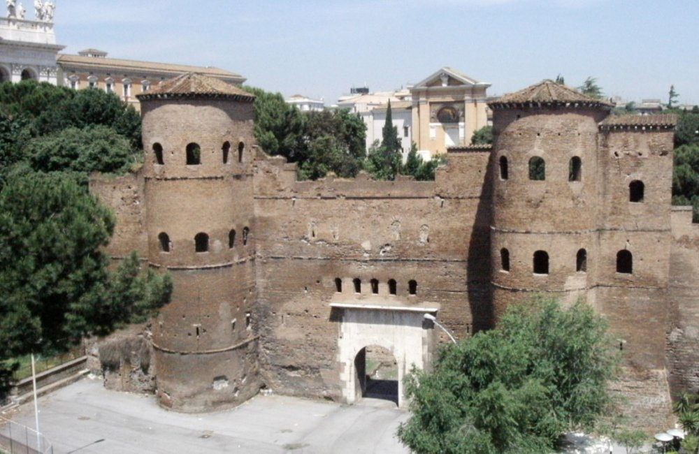 Porta Asinaria.jpg