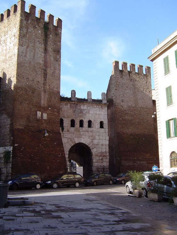 Porta Tiburtina o di San Lorenzo.jpg