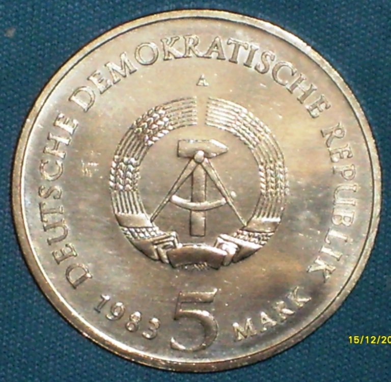 5 mark 83 r.JPG
