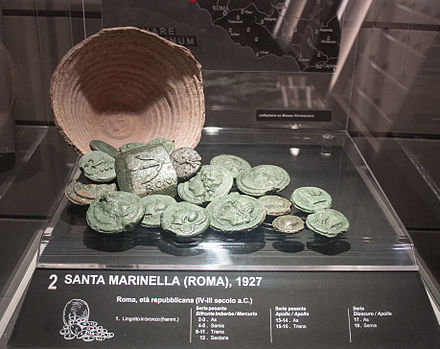 Exhibition_of_the_history_of_money,_Palazzo_Massimo,_2014-11-9-3.jpg