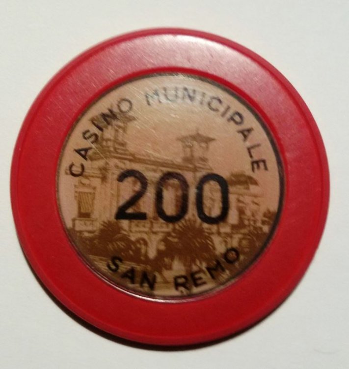 Fiche da 200 rossa Casinò Sanremo.JPG