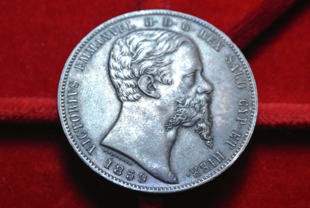 1859 Genova 5 Lire Vitt. Em. II D SPL-FDC (Copia).JPG