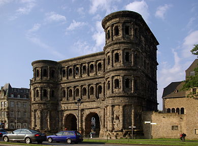 Trier_Porta_.JPG.cb2046e0d52f1ee87de1c26d32c9c77d.JPG