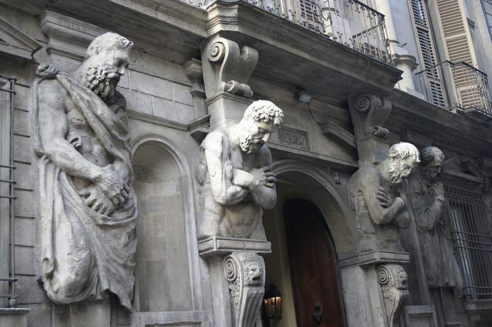 1280px-IMG_4404_-_Milano_-_Casa_degli_Omenoni_-_Barbari-telamoni_-_Foto_Giovanni_Dall'Orto_20-jan_2007.jpg
