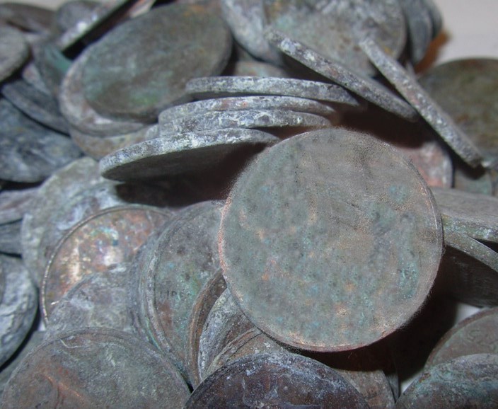 coins-pennies.jpg.bc8afe6463039f5497b6ede37c2bcefd.jpg