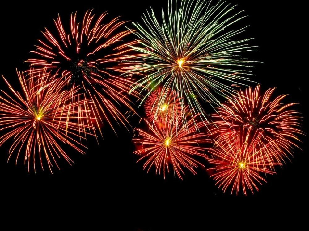 Fireworks_-_Adelaide_Skyshow_2010-1.jpg