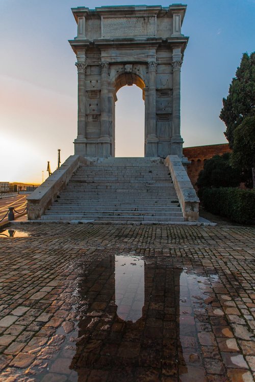 Arco di Traiano ad Ancona.jpg