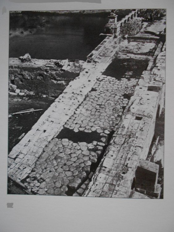 Rampe di accesso al Ponte Elio.JPG