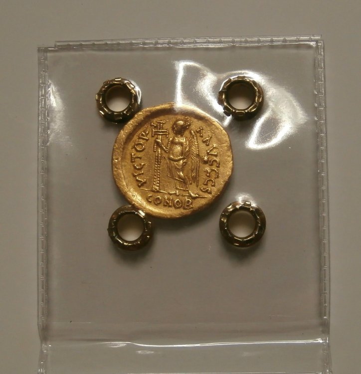 16 - Solido Bizantino Imperatore Zeno (rovescio.jpg