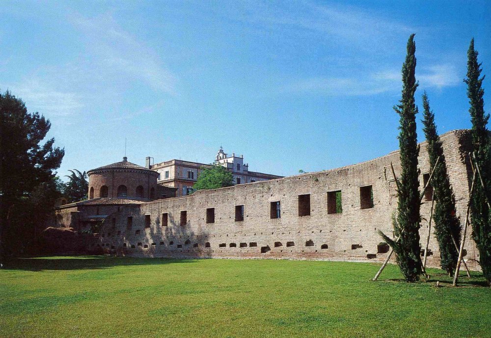 Basilica costantiniana di Sant' Agnese .jpg