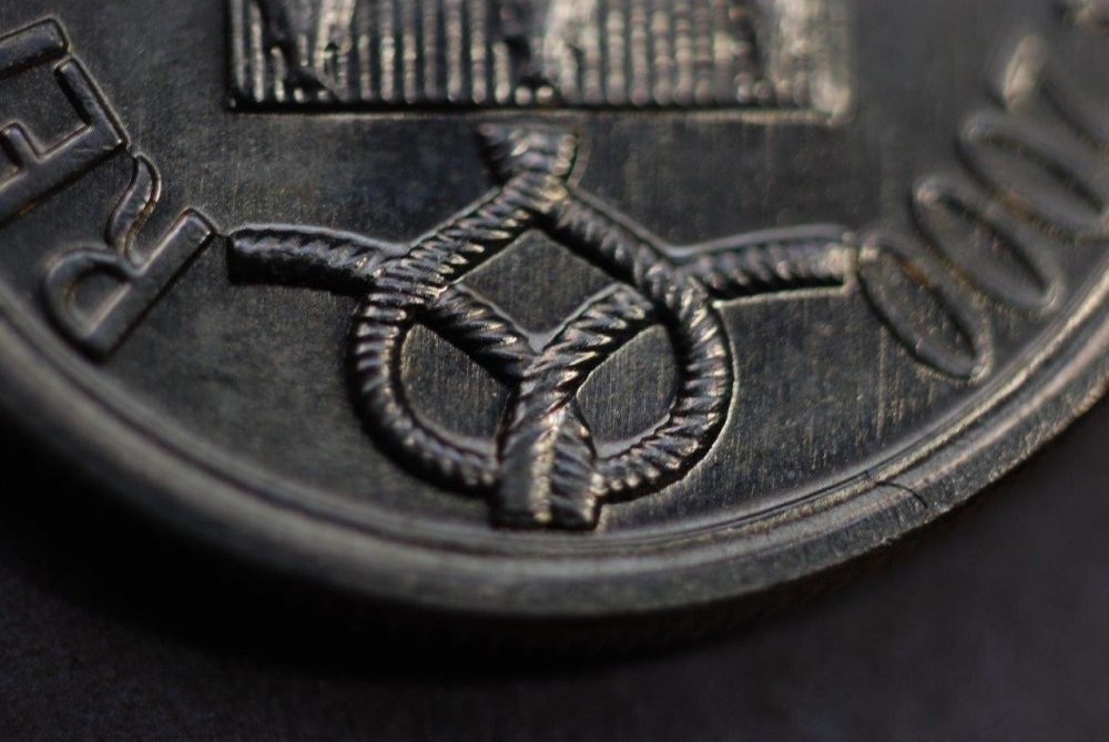 795733225_01_5Escudos_Portugal.thumb.jpg.57fe6703534167b15353c83aac0a1e62.jpg