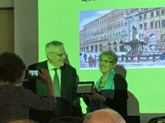 Consegna Targa a Prof,ssa Lucia Travaini , 5 giugno 2018.jpg