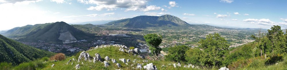 La Valle di Caudio vista da Arpaia.jpg