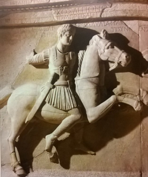 cavaliere-romano-bassorilievo-marmo-i-sec-a-c-particolare-dalla-tomba-del-prefetto-tib-flavio-micalo-istanbul-museo-archeologico1.jpg