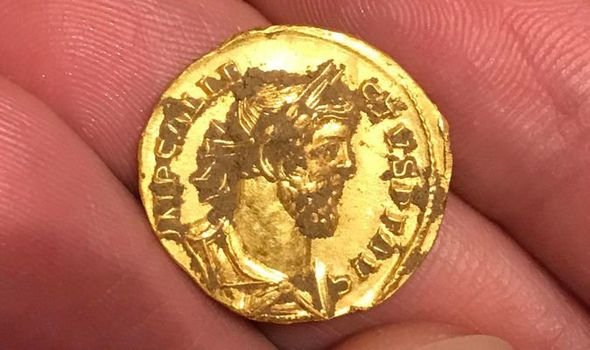 Roman-coin-1110365.jpg.ef2d69aa964ea7b392c0d9177f360212.jpg