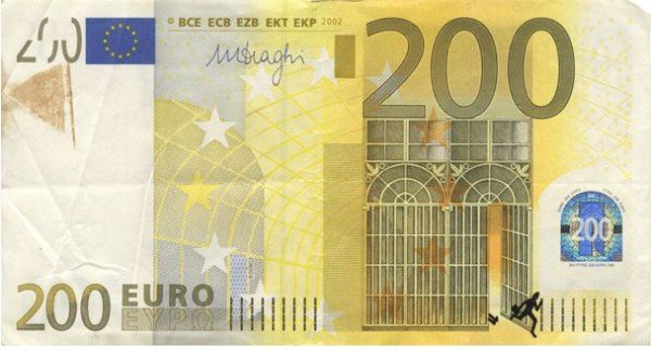 2015-16-02-euro-notes-02-e1424082209980.jpg.e4bea60d8842e985a98926e08c087de3.jpg