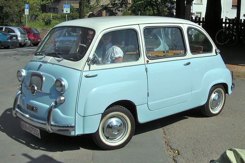 Fiat_600_Multipla.jpg.93bf9f7f1a2d11283f059994270d4db4.jpg