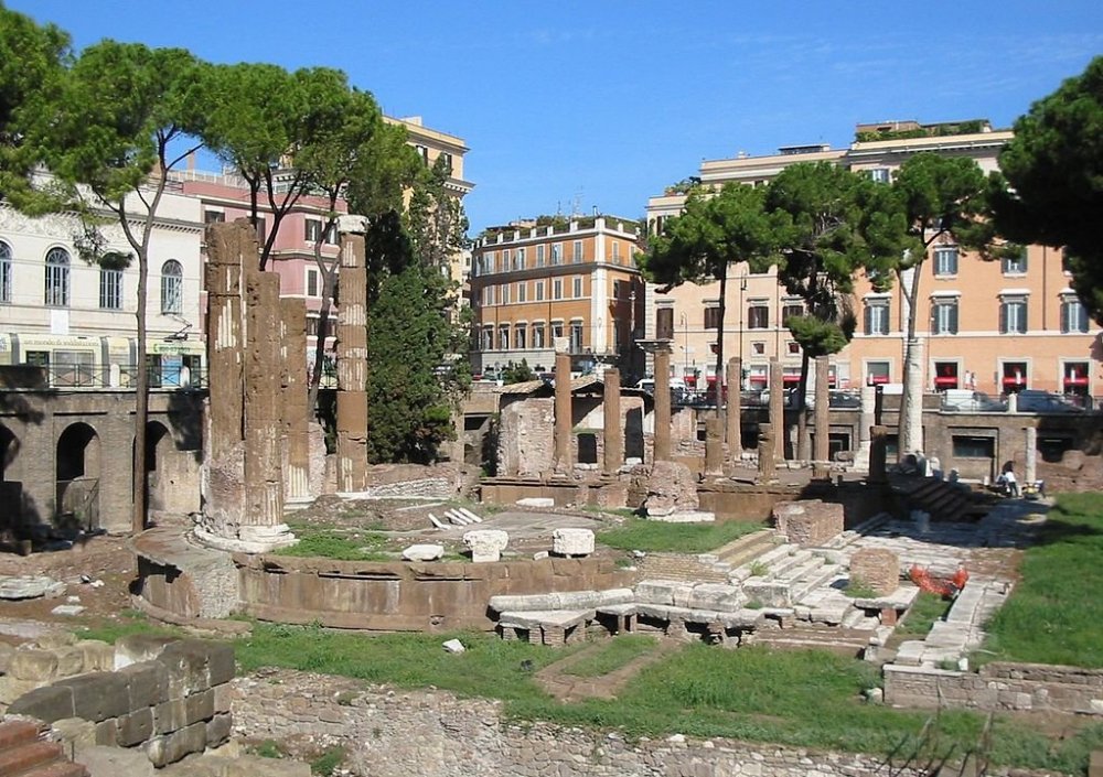 templi repubblicani a Torre Argentina.jpg