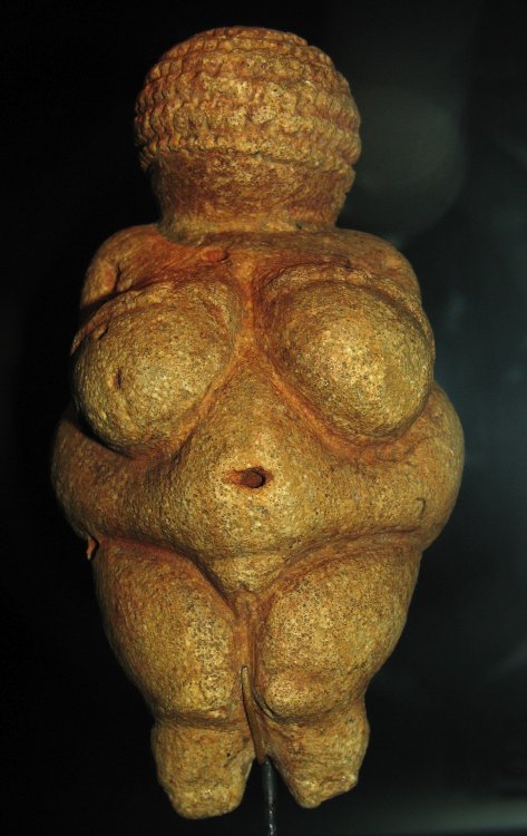 1209px-Willendorf-Venus-1468.jpg