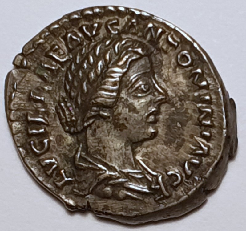 Denario Lucilla.jpg