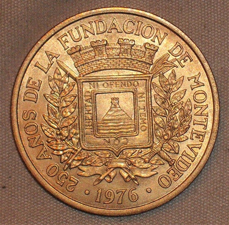 5 nuovi pesos 1976 d.JPG