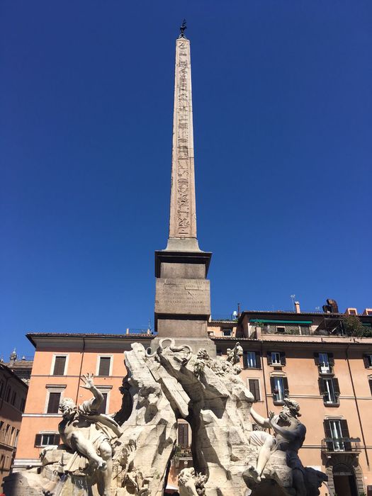 obelisco di piazza navona a roma.jpg