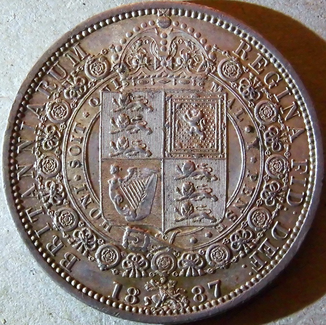 333883759_GRANBRETAGNA_HALFCROWN_1887_r-Copia_resize.JPG.77e1ae7810ae3cfde293bcdf7d9c4799.JPG
