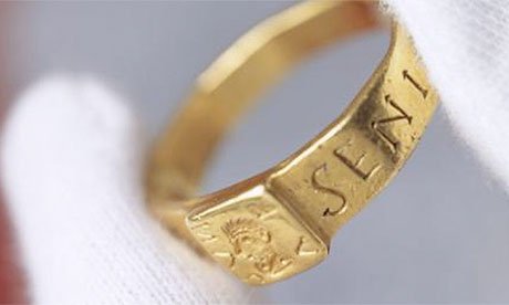 anello2.jpg.7f5d0aa085a264f1d609c9d357120620.jpg