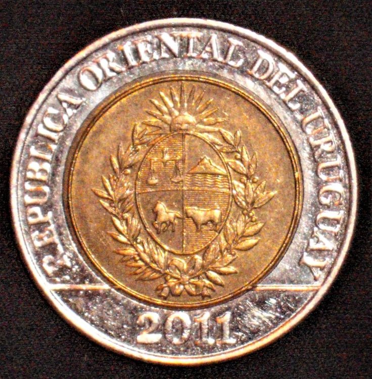 10 pesos 2011 d.JPG