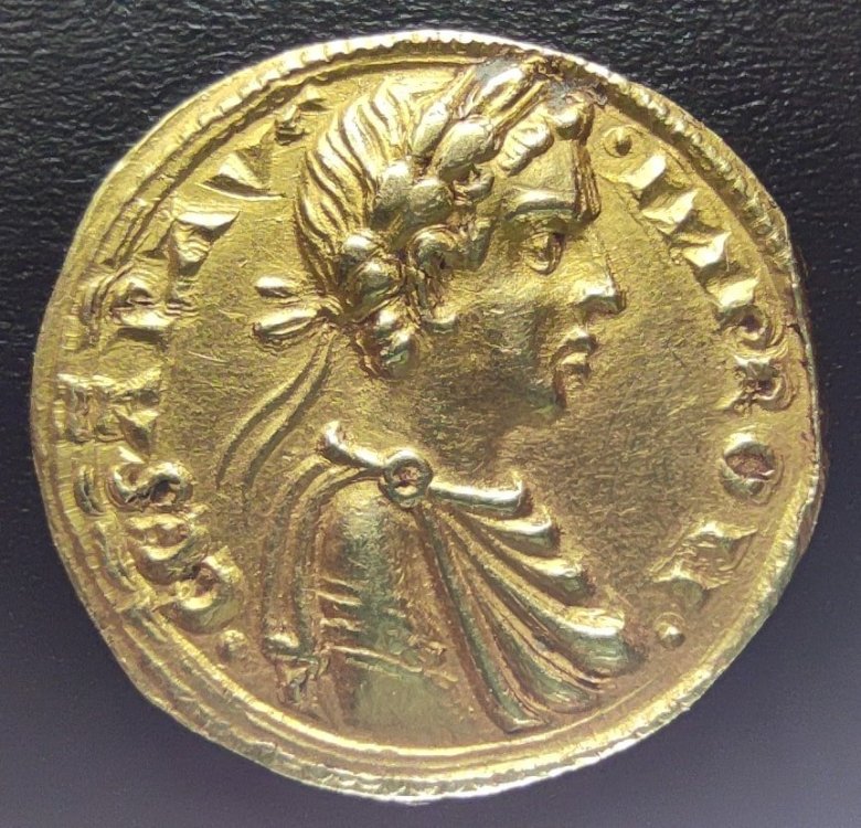 moneta oro front 1-min.jpg