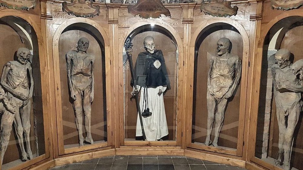chiesa-dei-Morti-e-cimitero-delle-mummie-1200x675.jpg