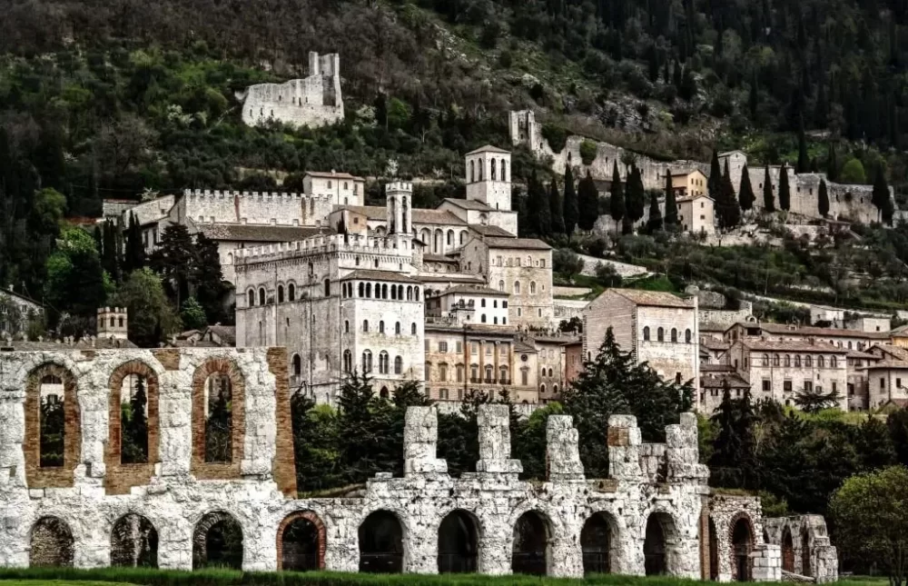 gubbio-umbria-skyline-from-roman-theatre-1024x660.webp