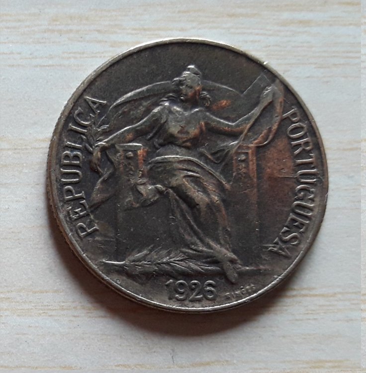 DAVANTI MONETA 2.jpg