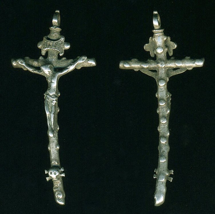 crocefisso argento.jpg