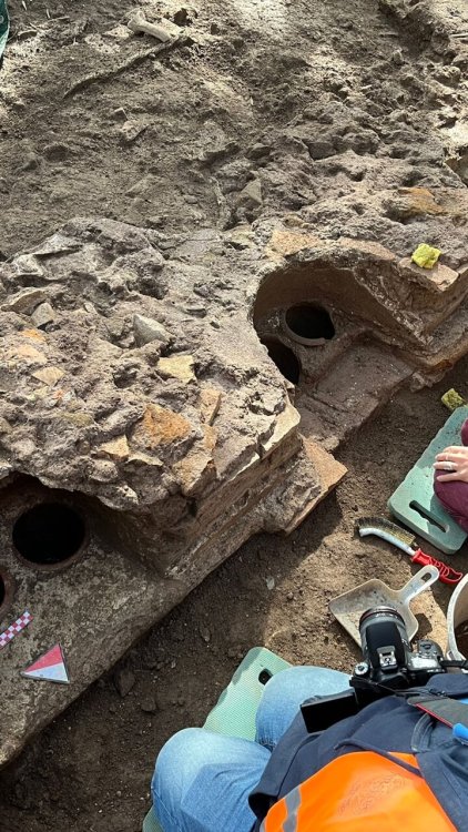 L'area di scavo ed i reperti rinvenuti  (3).jpg