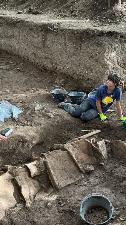 L'area di scavo ed i reperti rinvenuti  (2).jpg