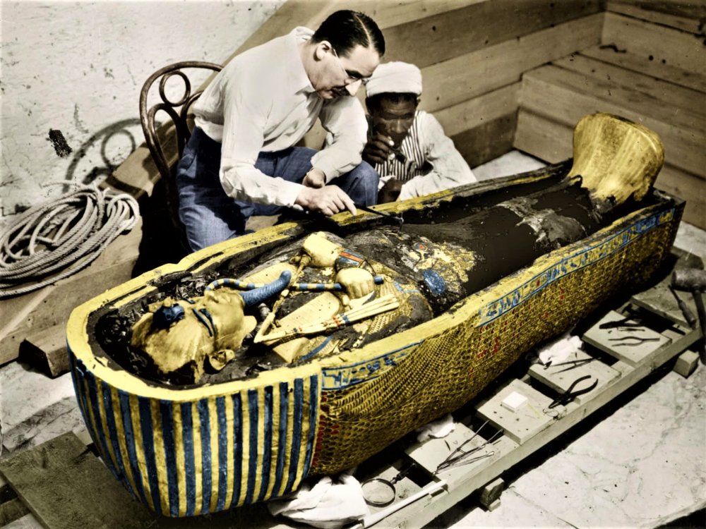 Howard Carter - Tutankhamon.jpg
