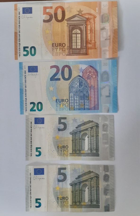 BANCONOTA 5 EURO con 5 numeri seriali uguali