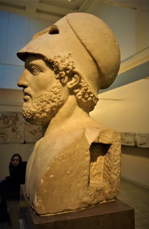 1024px-Bust_of_Pericles_-_British_Museum_-_Joy_of_Museums.jpg