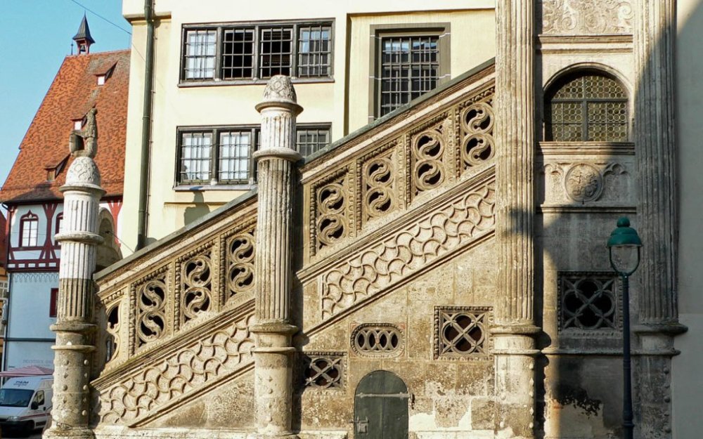 Nördlingen_Rathaustreppe.jpg