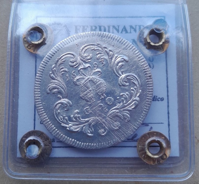 carlo II - mezzo ducato rv.jpg