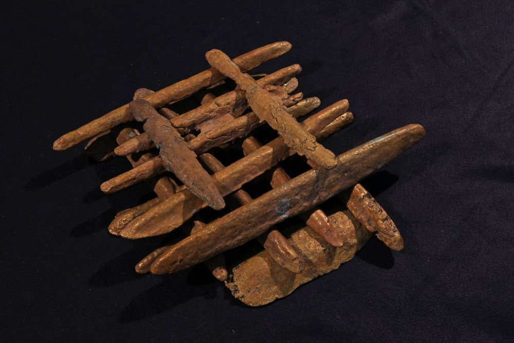 Lingotti-in-oricalco-provenienti-dai-fondali-di-Gela-contrada-Bulala_02_photo-Salvo-Emma.jpg