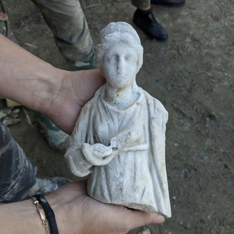 Statua-marmo-Igiea-1.jpg