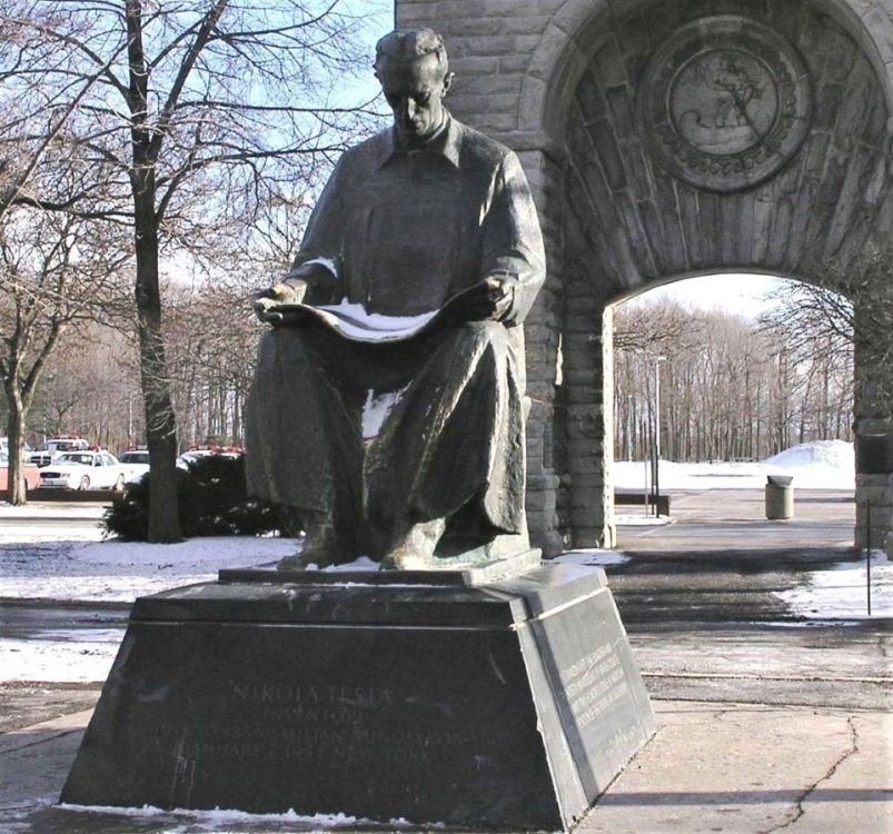 Statue_of_Nikola_Tesla_in_Niagara_Falls_State_Park.jpg
