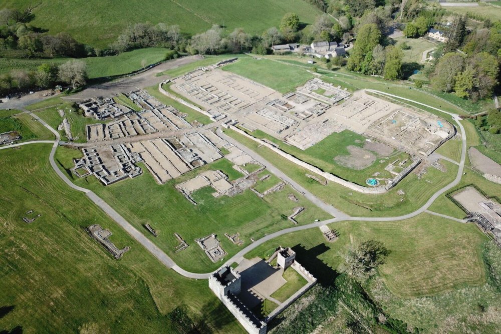 Vindolanda-Aerial-2020-1500x1000.jpg