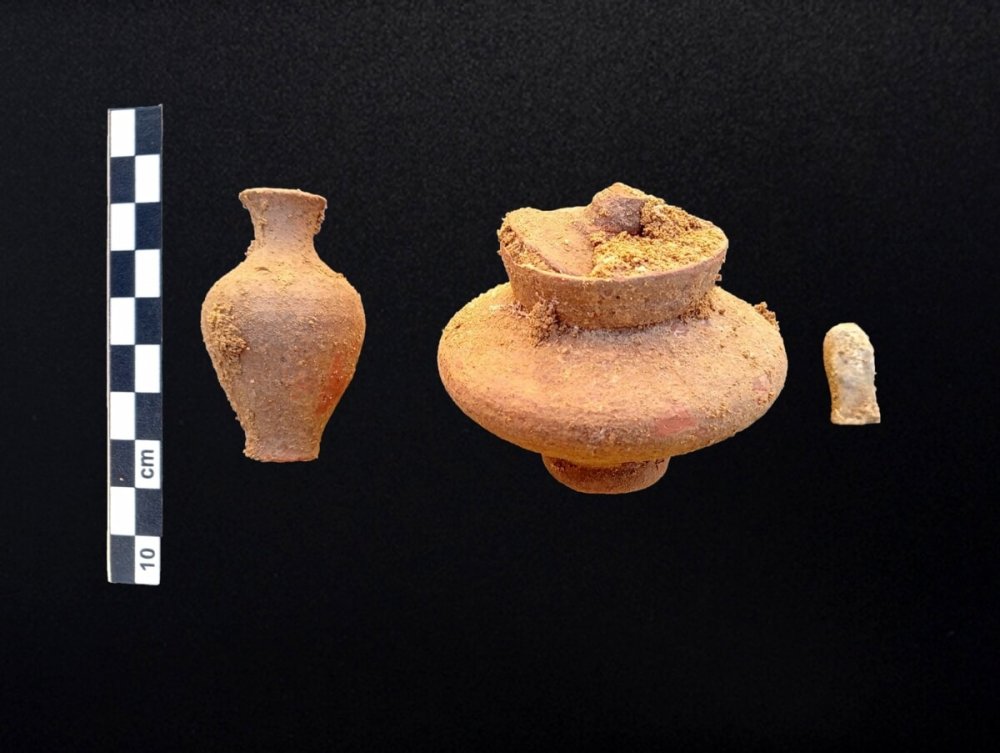 Anfore Villaggio Peruzzo.jpeg