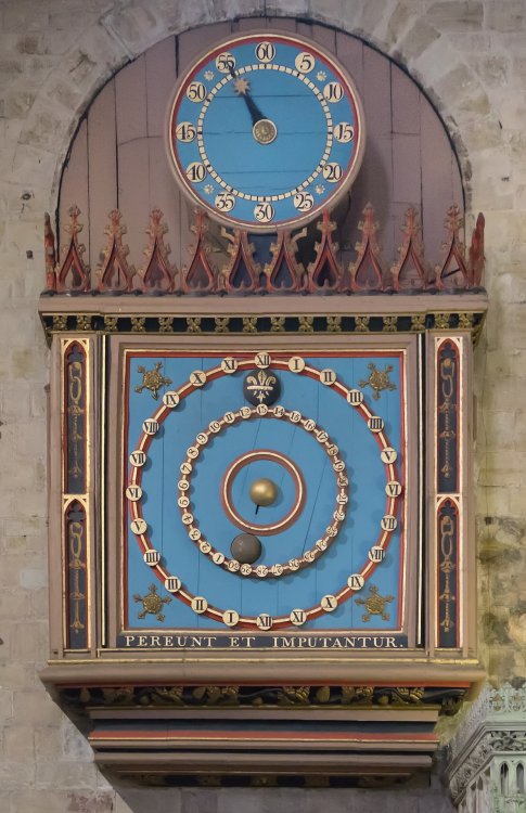 Exeter_Cathedral_astronomical_clock.jpg
