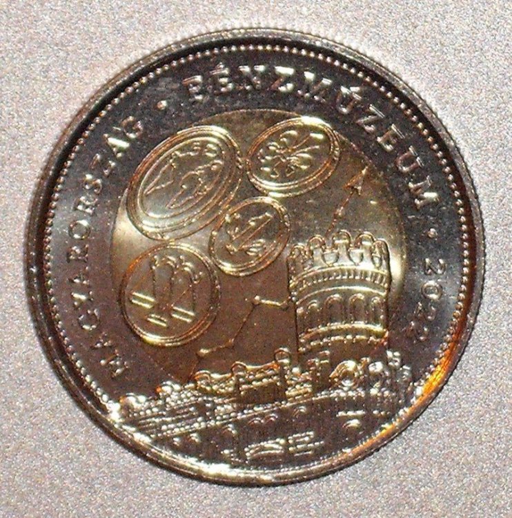 100 forint 2022 d.JPG