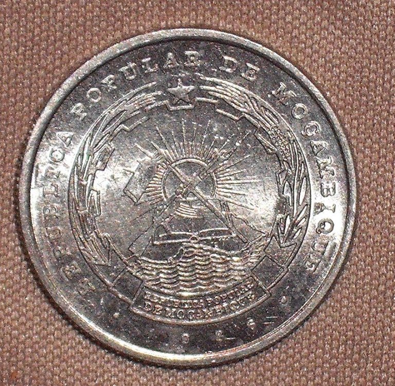 2,5 meticais 1986 d.JPG