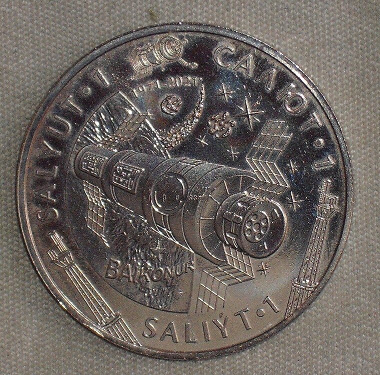 100 tenge 2021 f.JPG